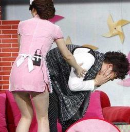 成名前明星压腿视频,从压腿视频看明星成名前的努力与坚持