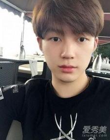 武汉今日头条帅哥新闻,街头偶遇帅气小哥，网友直呼“颜值爆表”