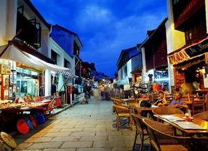 西街变身网红打卡地方,从传统街区到网红打卡地的华丽蜕变