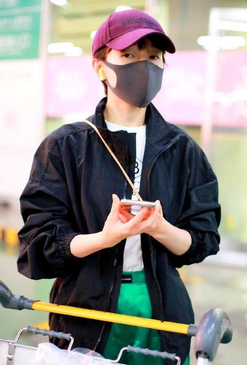 鸭舌帽 明星,揭秘时尚与魅力的完美融合