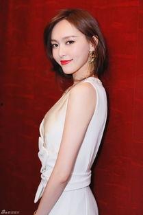 钟嘉欣邻居爆料视频大全,揭秘明星私生活细节